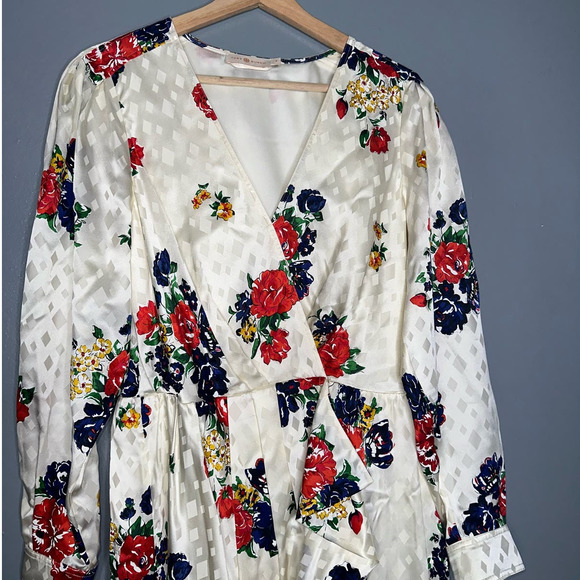 Tory Burch Floral Print Belted Satin Wrap Dress in Ivory Tea Rose Size 6 - Picture 4 of 10